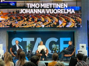 EU-vaaleja käsittelevään keskusteluun osallistuivat YT-linjan vetäjä Ville Kohvakka sekä tutkijat EU-tutkijat Timo Miettinen ja Johanna Vuorelma.