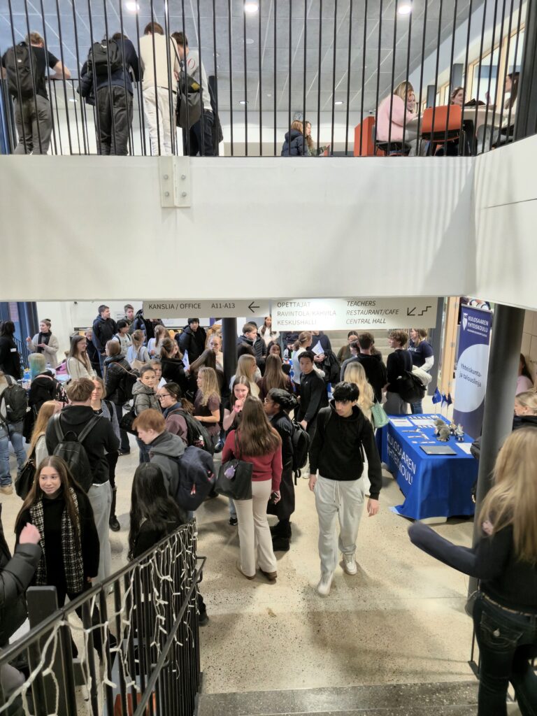 Arkea Atriumin edustalla.