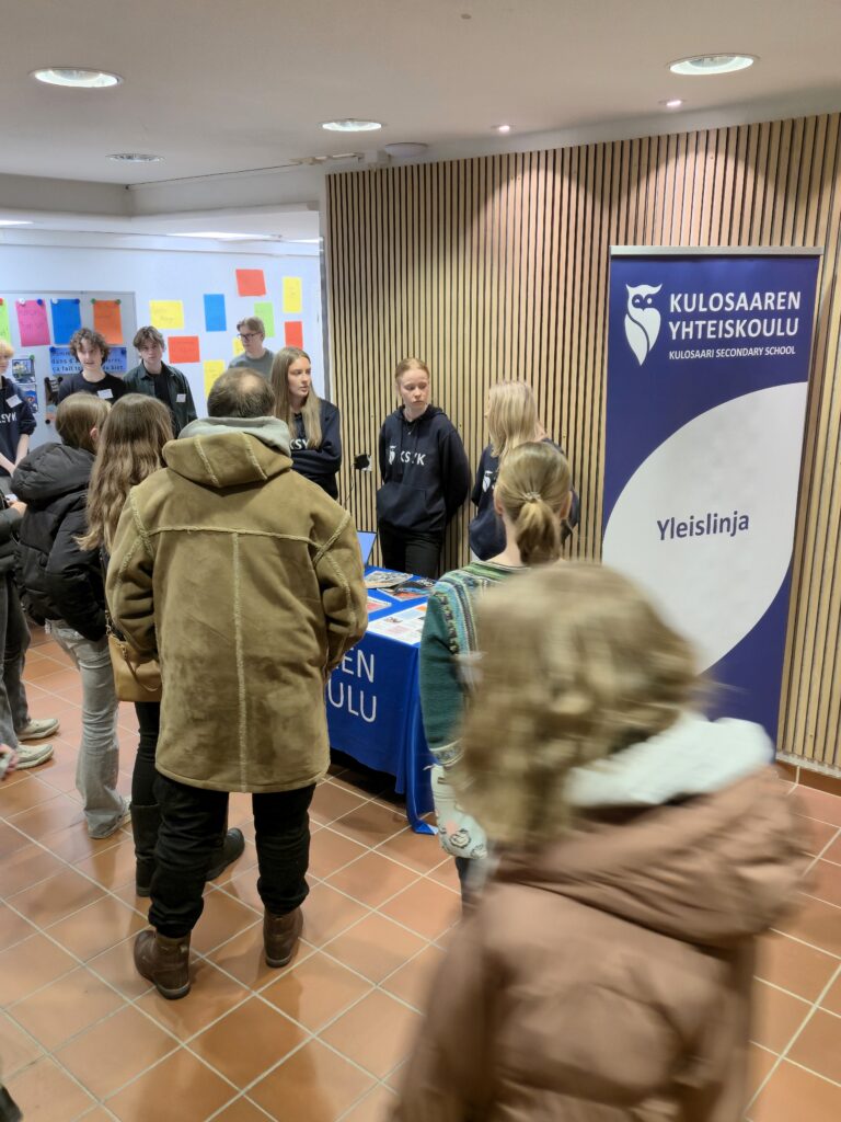 Yleislinjan esittelypiste. 