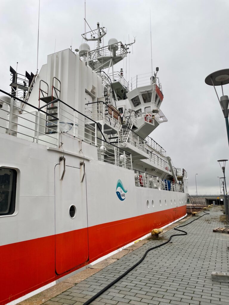 TT-linjan opiskelijat osallistuivat toisen asteen opiskelijoiden kansainväliseen ympäristökonferenssiin Munkkiniemen yhteiskoulussa 6.11.-7.11.2025. Tapahtuman tavoitteena oli lisätä tietoisuutta Itämeren suojelusta ja innostaa nuoria vaikuttamaan siihen. Tapahtumassa päästiin mm. kuulemaan mielenkiintoisia luentoja, vierailemaan Itämeren tutkimusalus Arandalla ja pelaamaan Itämeriaiheista peliä. 
