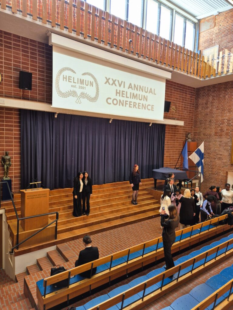 5th and 6th of May, HELIMUN ry hosted its 26th annual student-run conference in KSYK, providing students a unique platform for diplomacy and public speaking.
The session opened with an motivating keynote by President Tarja Halonen. Following two days of intense lobbying and debate the event concluded with final committee reports and closing speeches.