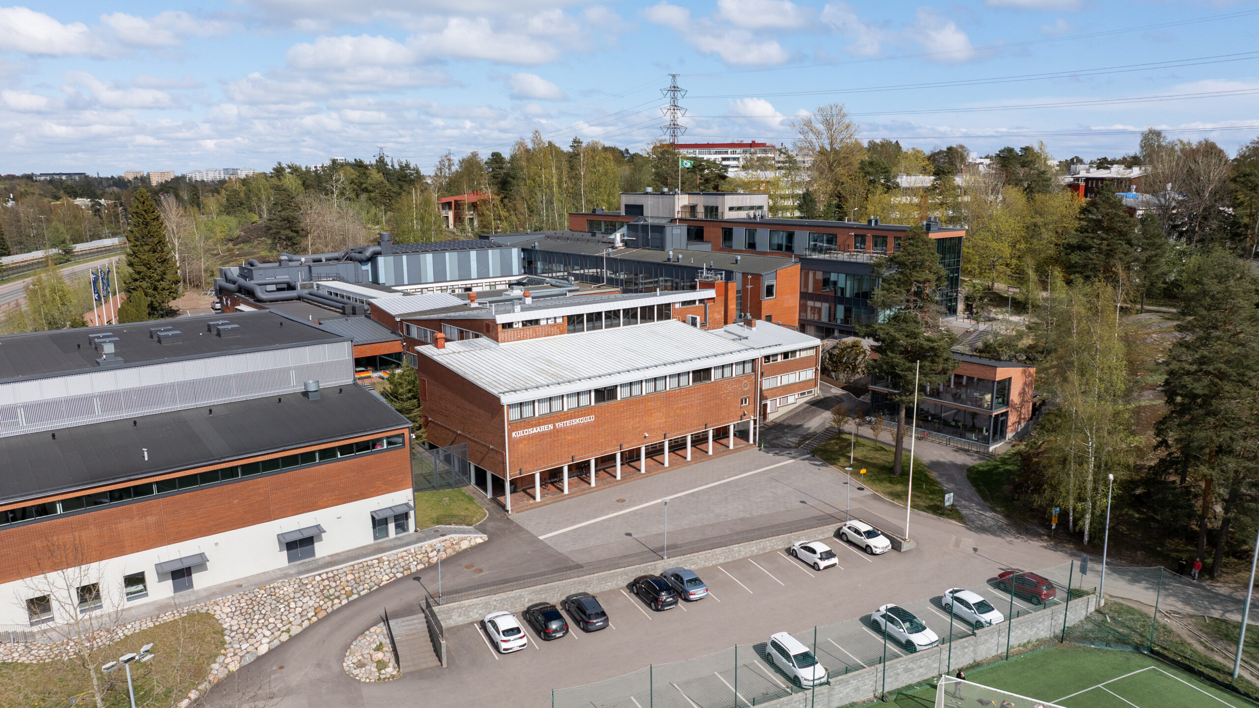 Ilmakuva Kulosaaren yhteiskoulusta
